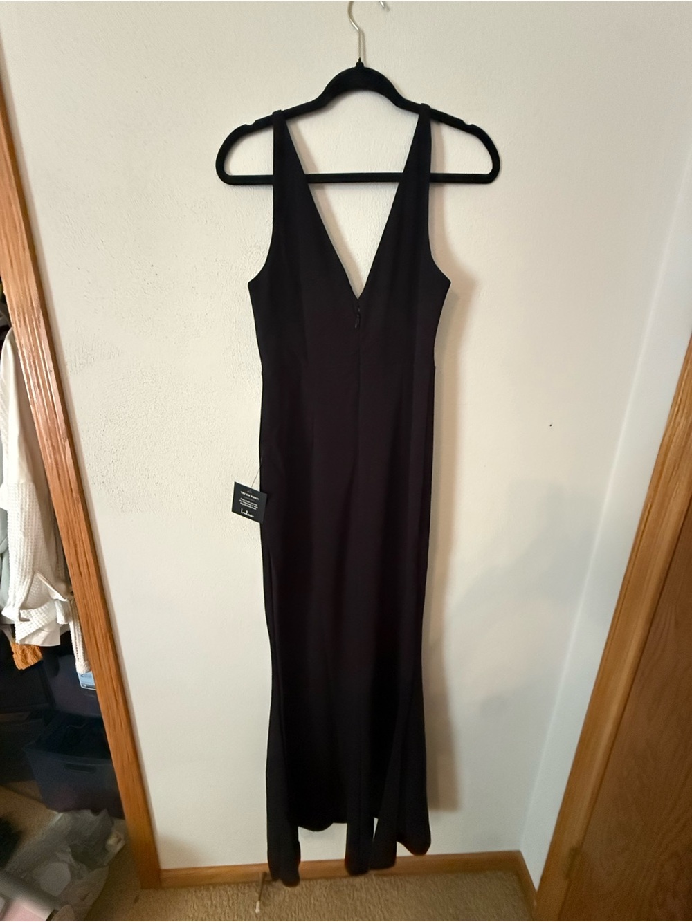 Lulu's Black Sleeveless V-Neck Maxi Dress